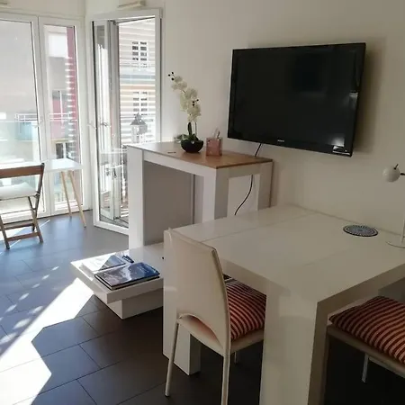 Beautiful On Monaco Doorstep Apartment *
